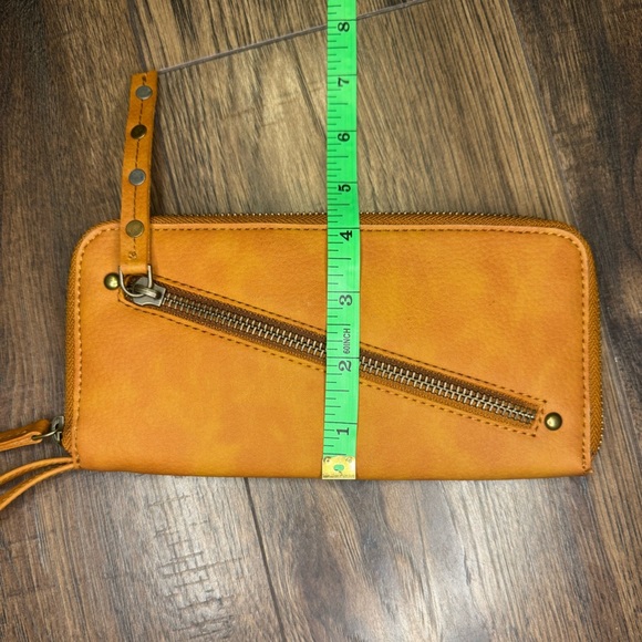 Free People Vegan Leather Brown Distressed Wallet Wristlet NWOT - Picture 7 of 8